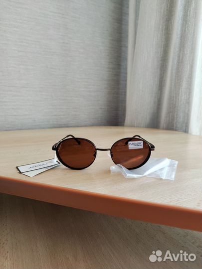 Очки солнцезащитные