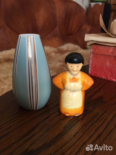 Чашки Маки на черном Дулево, тарелка Буды 37 г