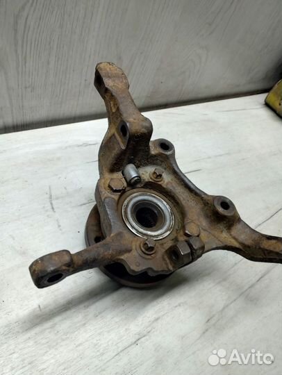 Поворотный кулак передний левый Volvo S70 Вольво 8