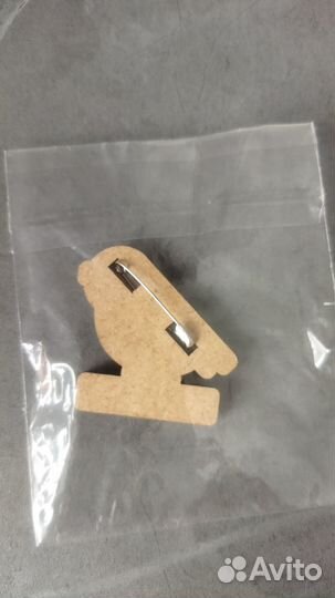 Значок деревянный