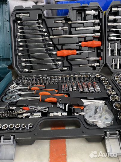 Набор инструментов, ключей