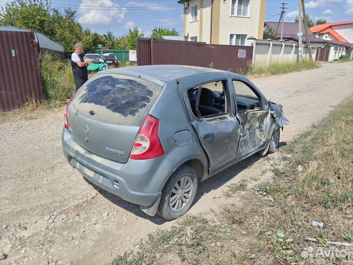 В разборе Renault Sandero 2012г 1.4