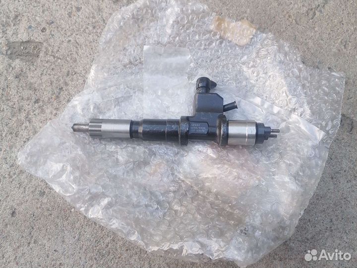 Продам форсунку