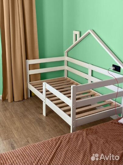Кроватка высокий борт Терем Инк из массива для мал