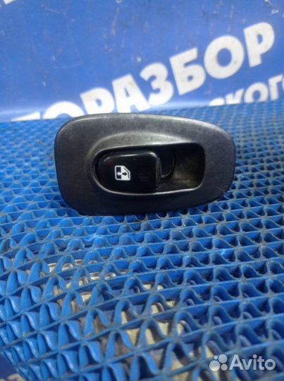 Кнопка стеклоподъемника Hyundai Accent седан G4EC