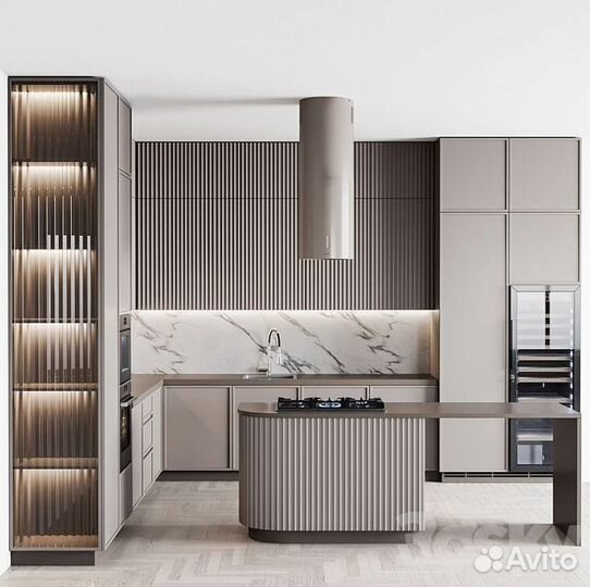 Кухня встроенная светлая