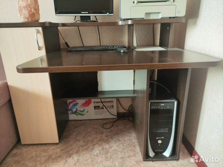 Компьютерный стол