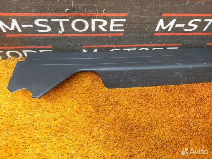 Накладка на порог салона задняя левая