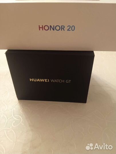 Коробка от смарт-часов Huawei и телефона Honor