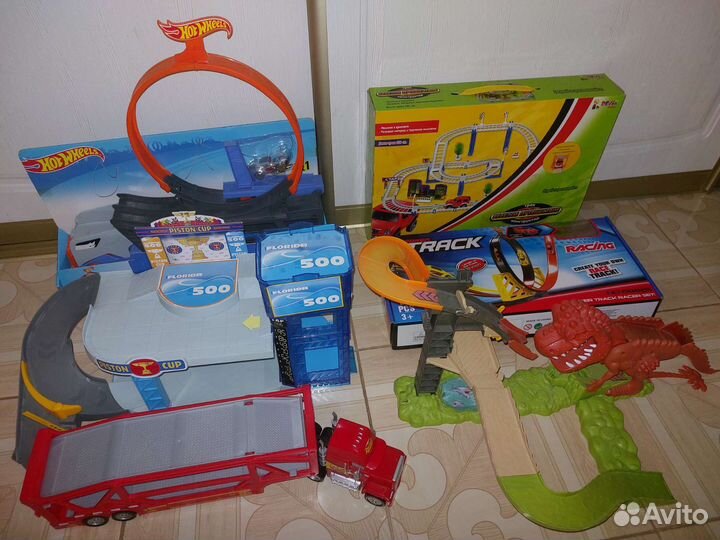 Гараж HotWheels Парковка Тачки Автотрасса Динозавр