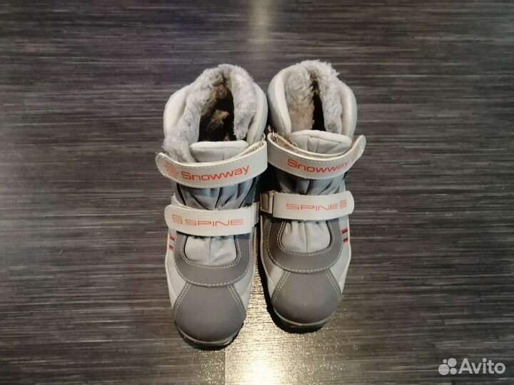 Лыжные ботинки