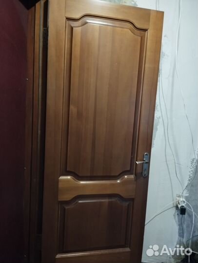 Дверь из массива дерева бу