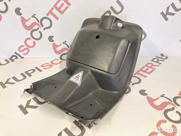 Задняя стенка с бардачком Honda Lead 50, 90 Б/У