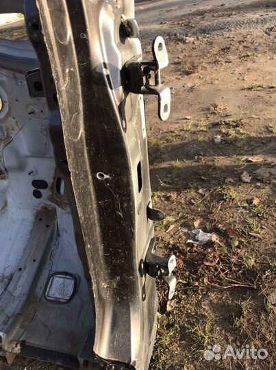 Петля передней правой двери Hyundai Santa Fe 3