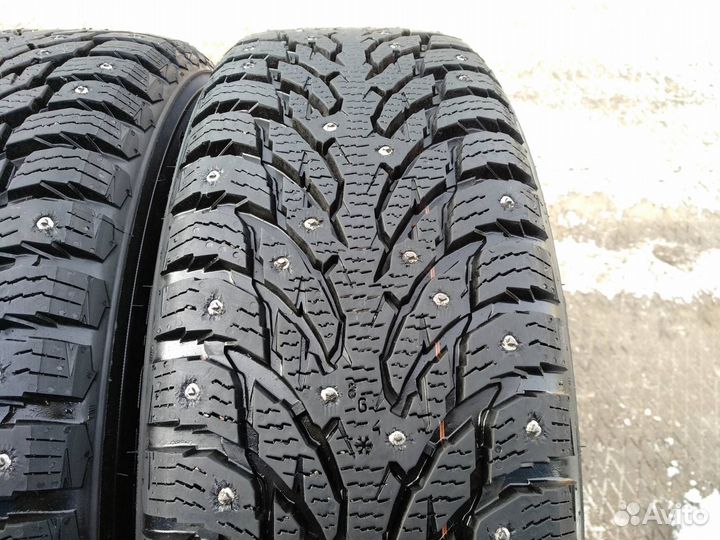 Nokian Tyres Hakkapeliitta 9 SUV 215/65 R17 103T