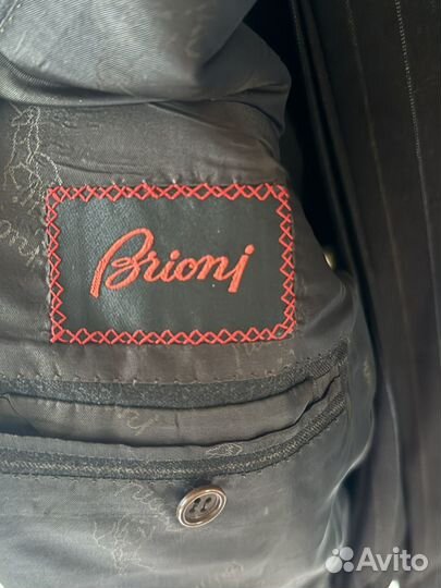 Мужской костюм brioni