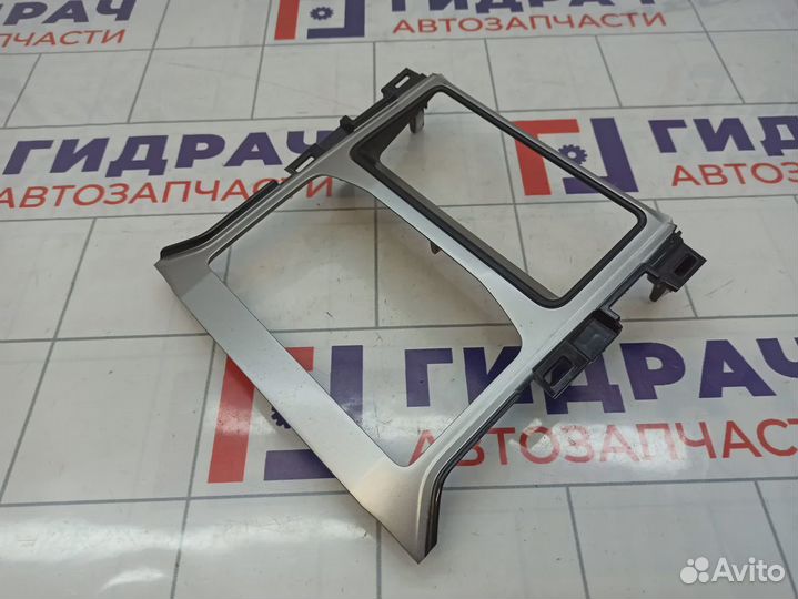 Накладка декоративная на центральную консоль Toyota Land Cruiser Prado (J150) 58831-60420