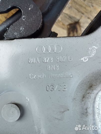 Петли капота Audi Q5 80A823302D