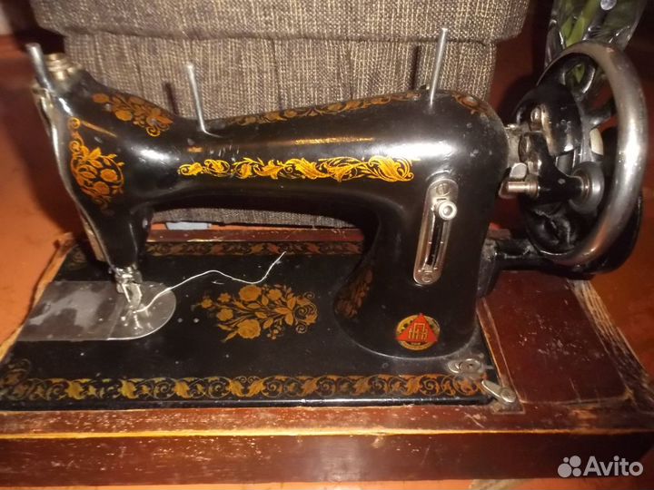 Машинка швейная