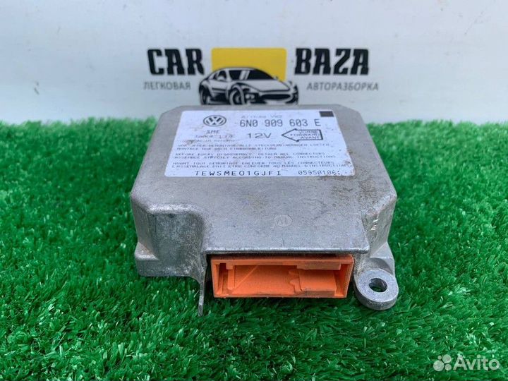 Блок управления airbag Volkswagen Golf