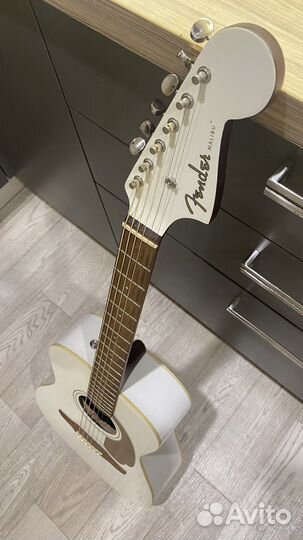 Fender Malibu электро-акустическая гитара