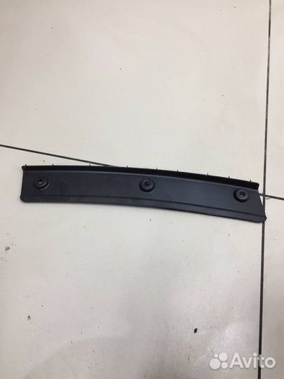 Накладка в жабо ограничитель правого дворника