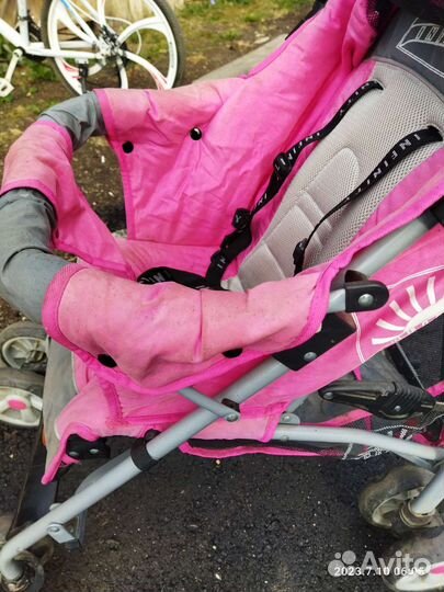 Прогулочная коляска трость