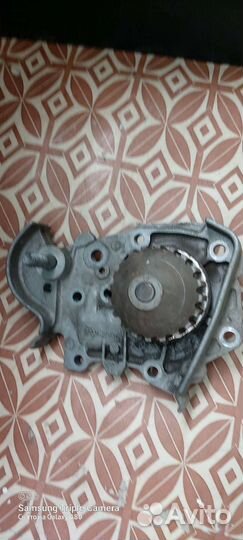 Помпа на renault logan