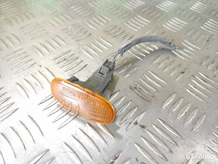 Повторитель в крыло левый Daihatsu Atrai 7