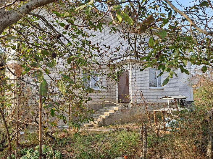 Дом 386,6 м² на участке 23,4 сот.