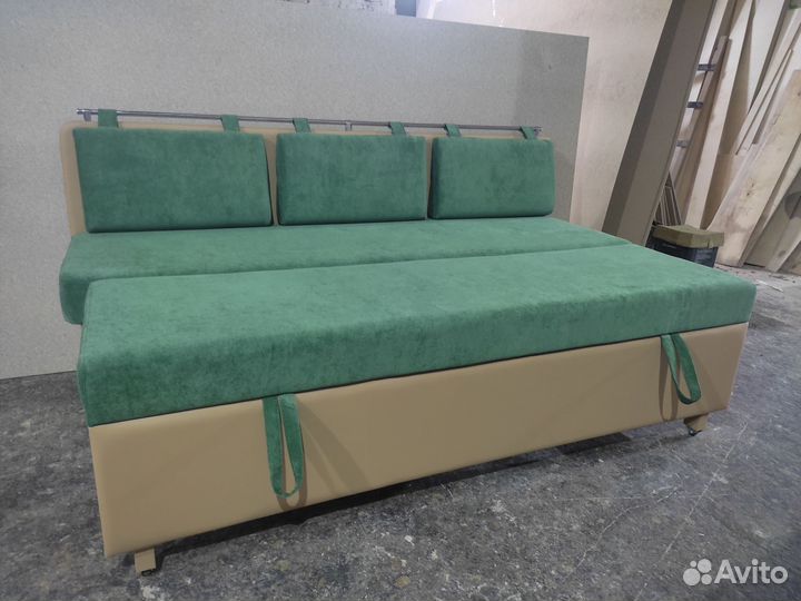 Диван на кухню новый со спальным местом