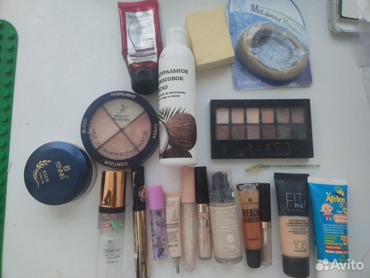 Косметика декоративная и уходовая пакетом