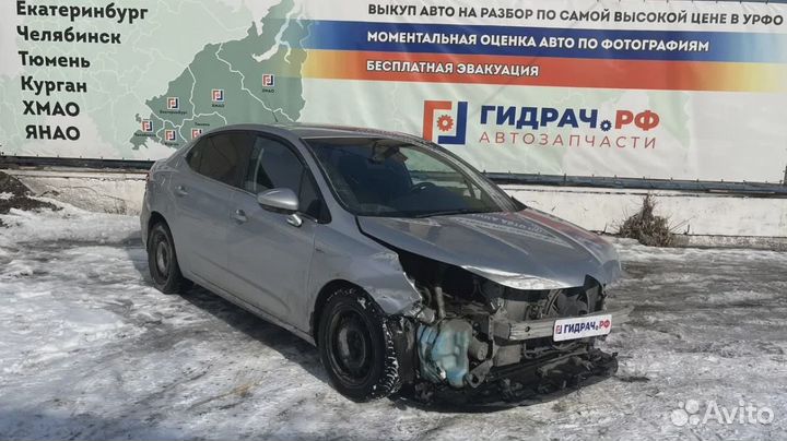 Фонарь задний внутренний правый Citroen C 4 9801856680