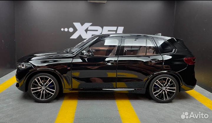 BMW X5 SUV модель 1:18