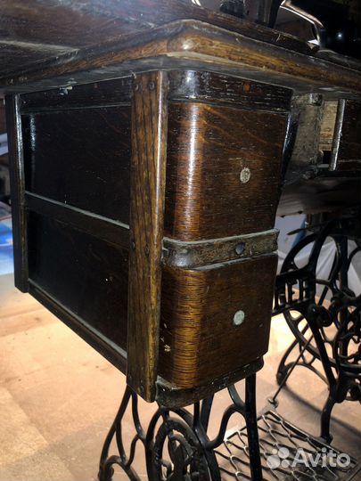 Швейная машина Singer