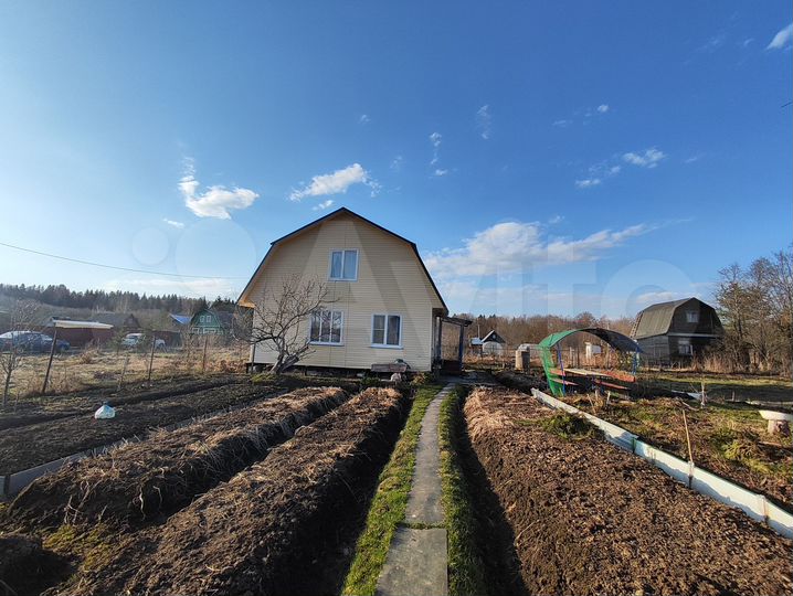 Дом 71,6 м² на участке 9,5 сот.