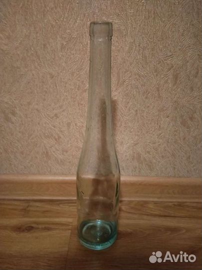 Старинная бутылка от вина