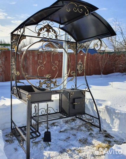 Мангал с крышей