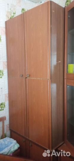 Сервант витрина бу