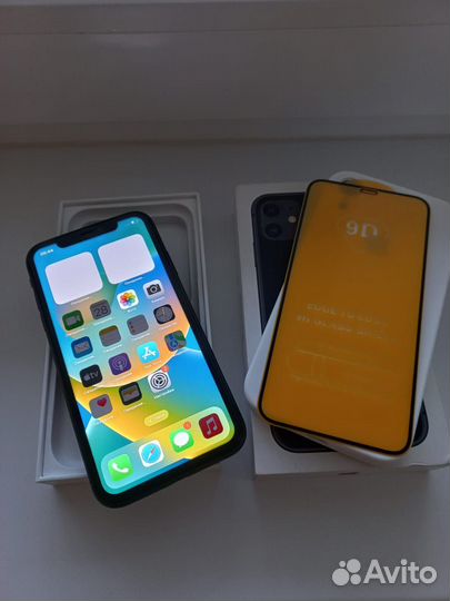 Телефон iPhone 11 состояние нового