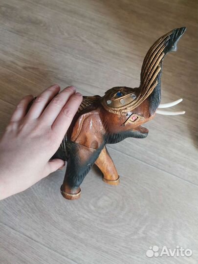 Статуэтка слона из дерева