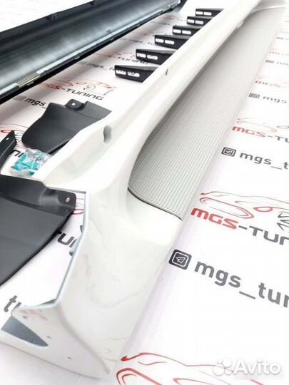 Пороги Land Cruiser Prado 150 стиль Lexus GX белые