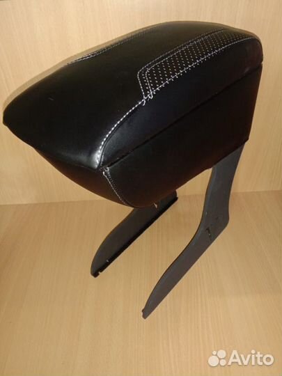 Подлокотник Renault Sandero II (экокожа)