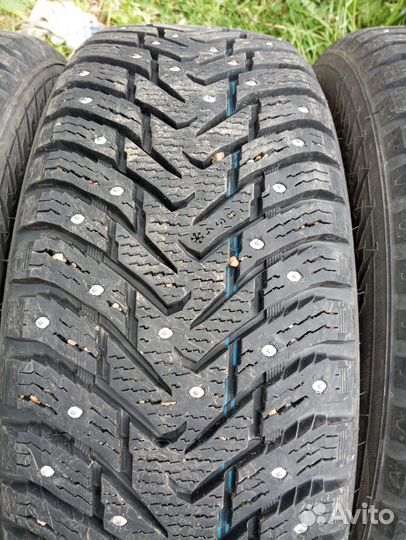 Nokian Tyres Hakkapeliitta 8 SUV 215/65 R17