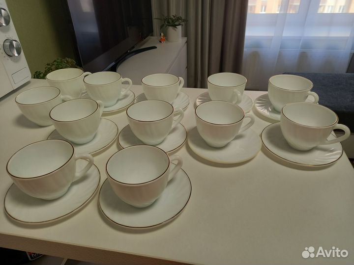 Набор кофейных чашек с блюдцами на 12 персон