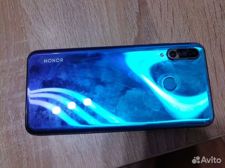 Телефон Honor 20 lite