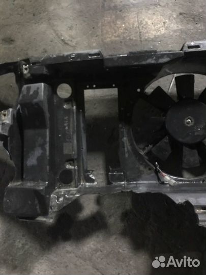 Рамка радиатора Volkswagen Golf MK3 AAM 1.8 Aam