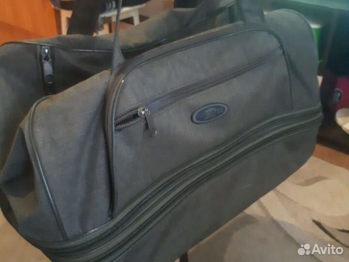 Сумка дорожная на колесах с выдвижной ручкой