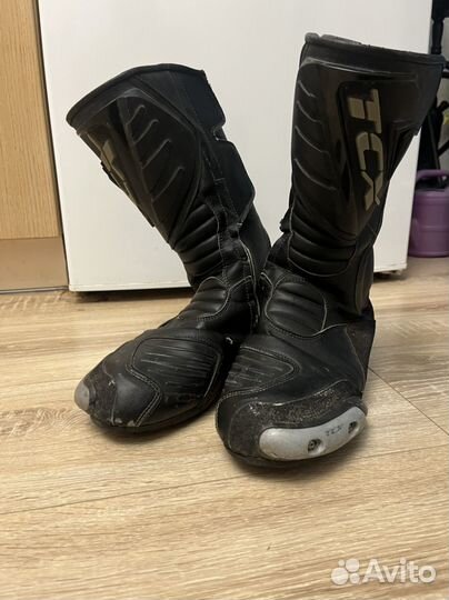 Мотоботы tsx