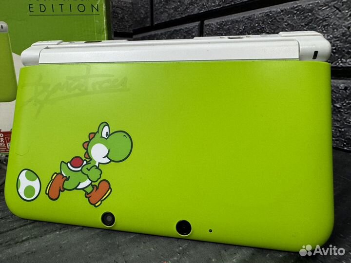 Nintendo 3DS XL Yoshi Edition